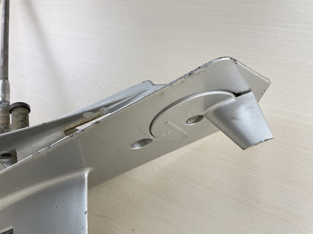 2001 Honda 90HP 4 Stroke Outboard 25" XL Lower Unit Gear Case RH 41100-ZW1-B40ZA