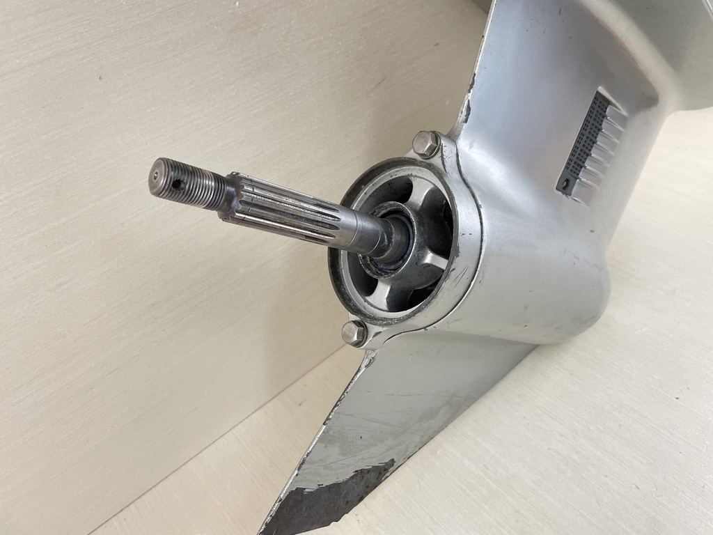 2001 Honda 90HP 4 Stroke Outboard 25" XL Lower Unit Gear Case RH 41100-ZW1-B40ZA