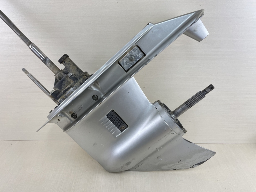 2001 Honda 90HP 4 Stroke Outboard 25" XL Lower Unit Gear Case RH 41100-ZW1-B40ZA