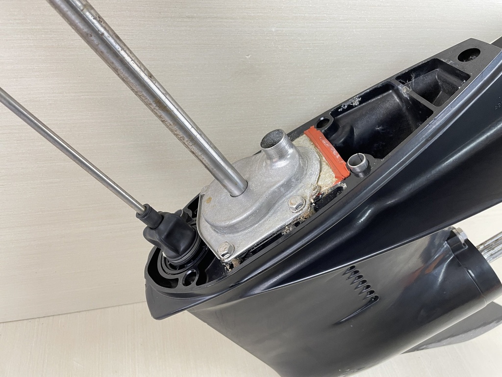 2005 Mercury 40HP 4 Stroke Outboard 20" Long Lower Unit Gear Case 821306T17