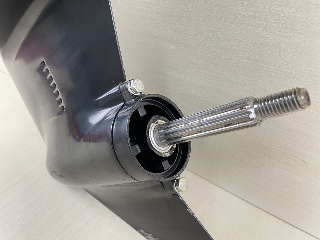 2005 Mercury 40HP 4 Stroke Outboard 20" Long Lower Unit Gear Case 821306T17