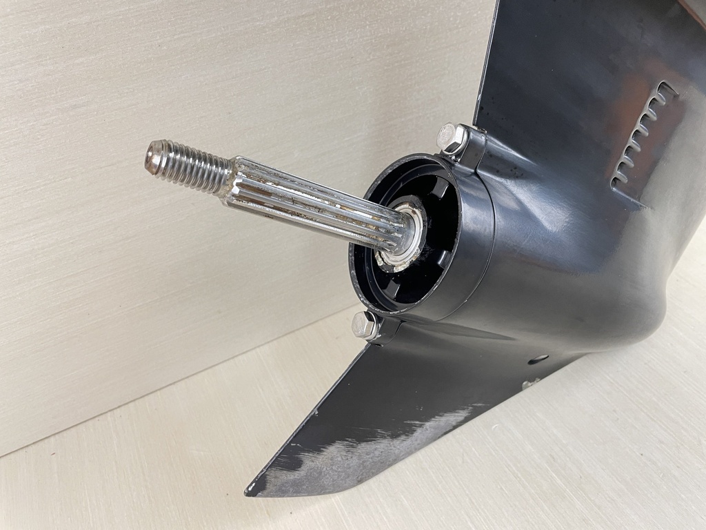 2005 Mercury 40HP 4 Stroke Outboard 20" Long Lower Unit Gear Case 821306T17