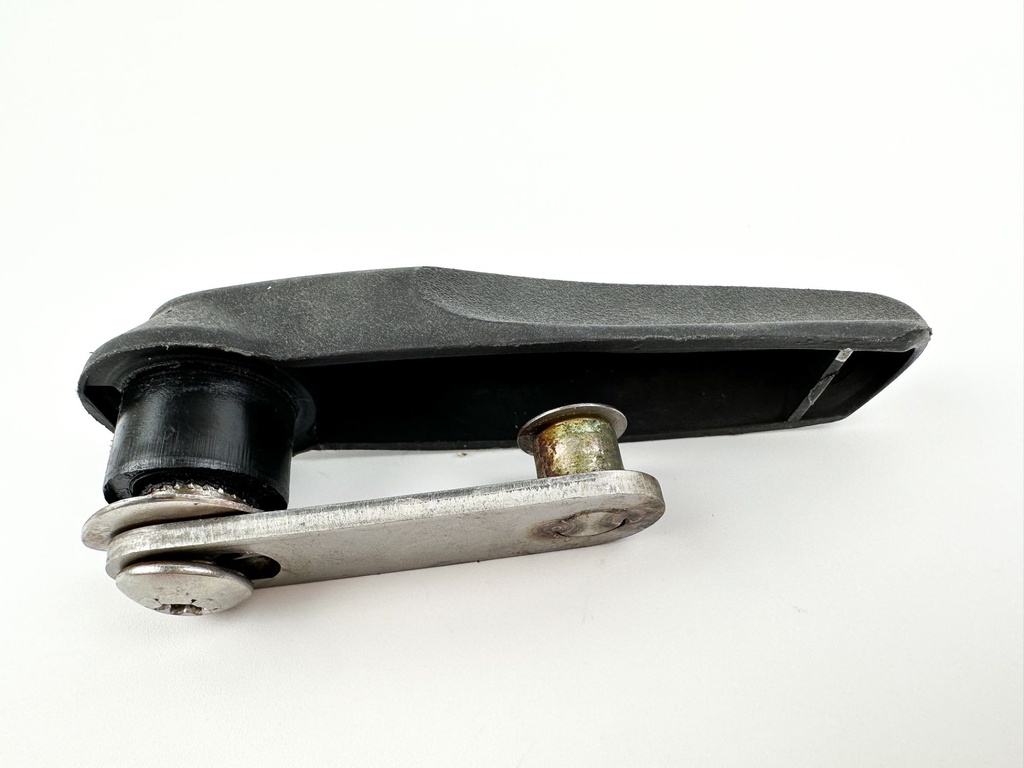 5005291 Evinrude Etec 40 50 60 75 90 2 Stroke Cowling Latch Handle