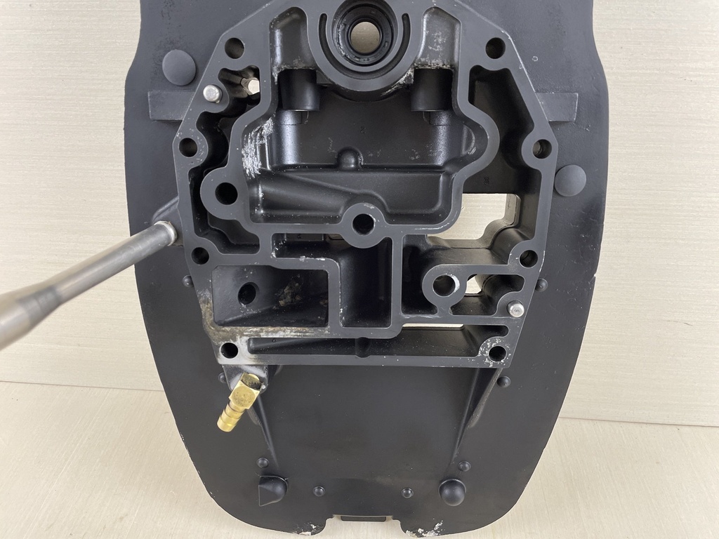 2005 Mercury 40HP 4 Stroke Outboard EFI Adaptor Plate Exhaust Housing 825228A17