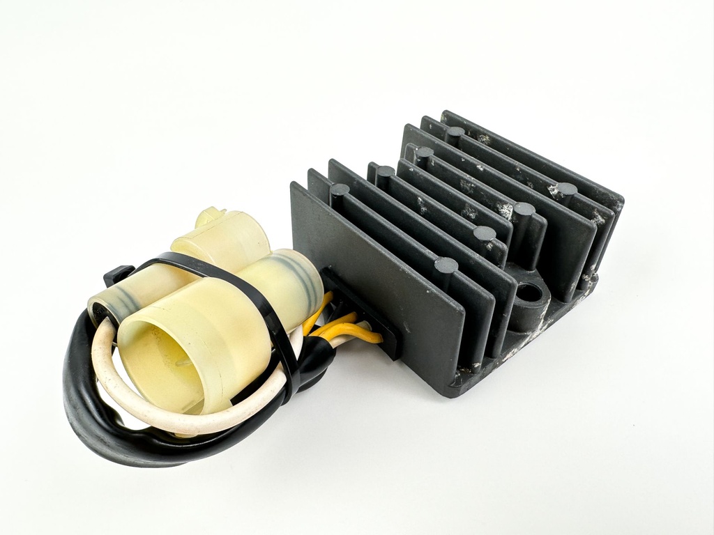 2000 Suzuki 70 HP 4 Stroke Outboard Rectifier & Regulator 32800-92E20 OEM