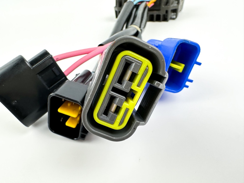 2004 Yamaha 225 HP 4 Stroke Outboard Drive Unit Assembly 69J-83306-01-00 OEM