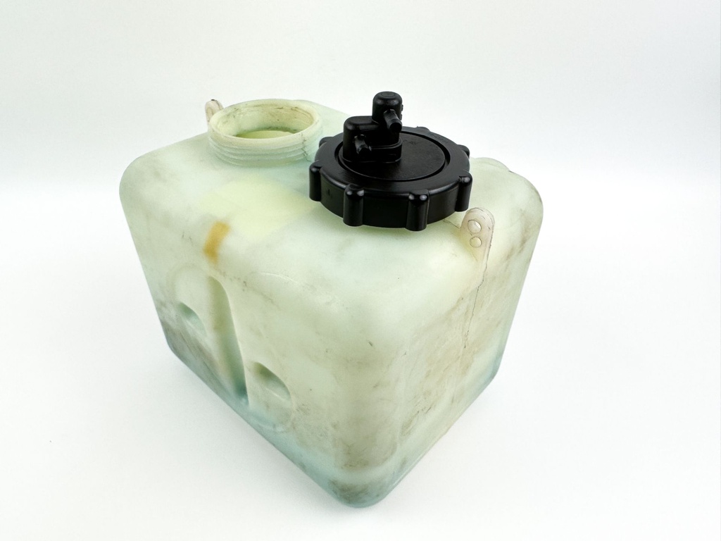 Mercury Marine Outboard 6 Quart Oil Tank