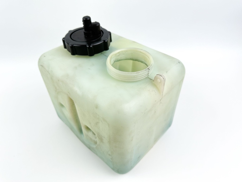 Mercury Marine Outboard 6 Quart Oil Tank