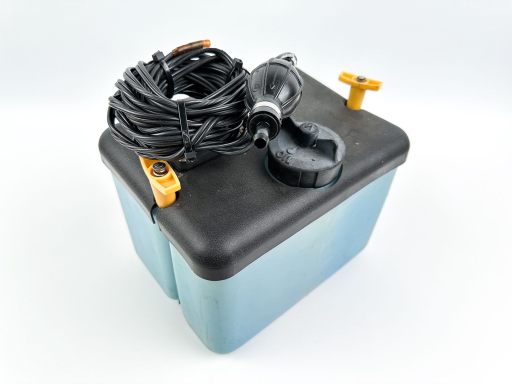 Evinrude Johnson Remote Oil Supply Tank 1.8 Gallons W/ Bracket