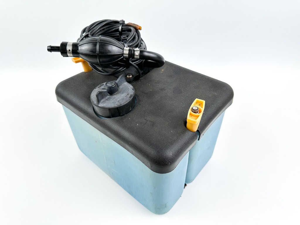 Evinrude Johnson Remote Oil Supply Tank 1.8 Gallons W/ Bracket