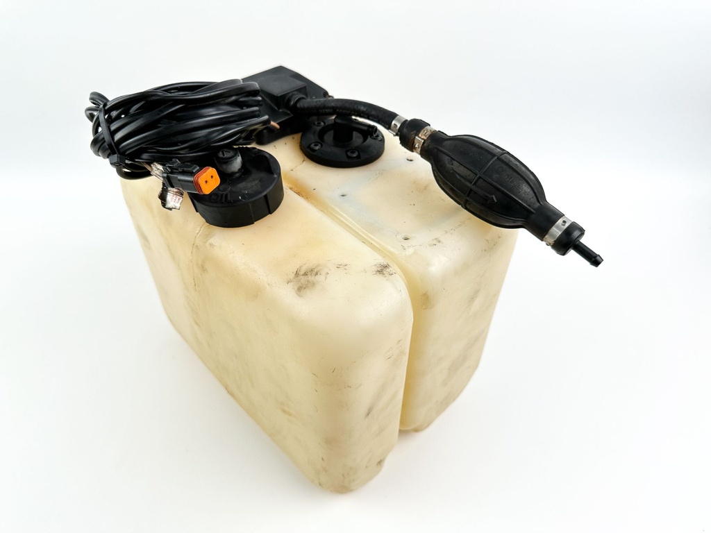 Johnson Evinrude 2 Stroke Outboard Remote Oil Supply Tank 1.8 Gallons W/ Return