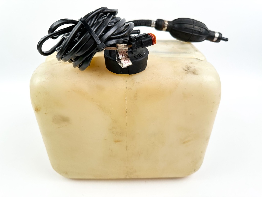 Johnson Evinrude 2 Stroke Outboard Remote Oil Supply Tank 1.8 Gallons W/ Return