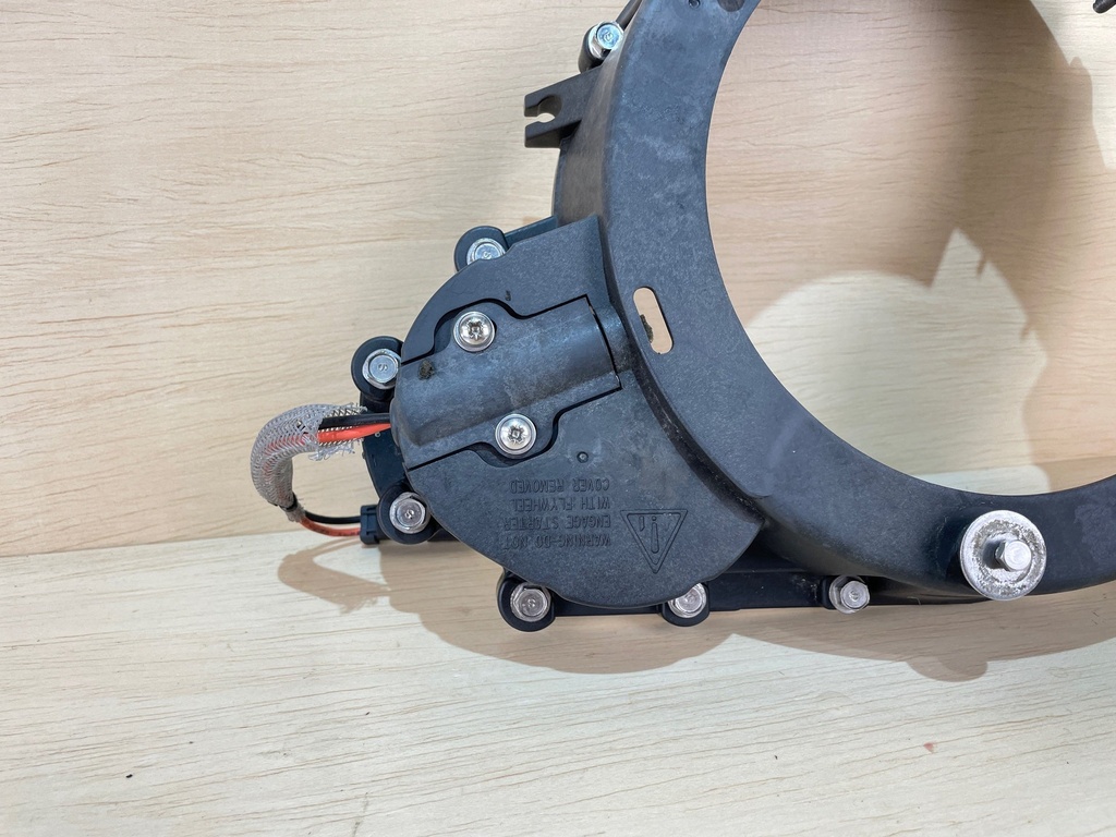 2000 Evinrude Ficht 175HP Flywheel Cover Assembly With Bolts 5004519