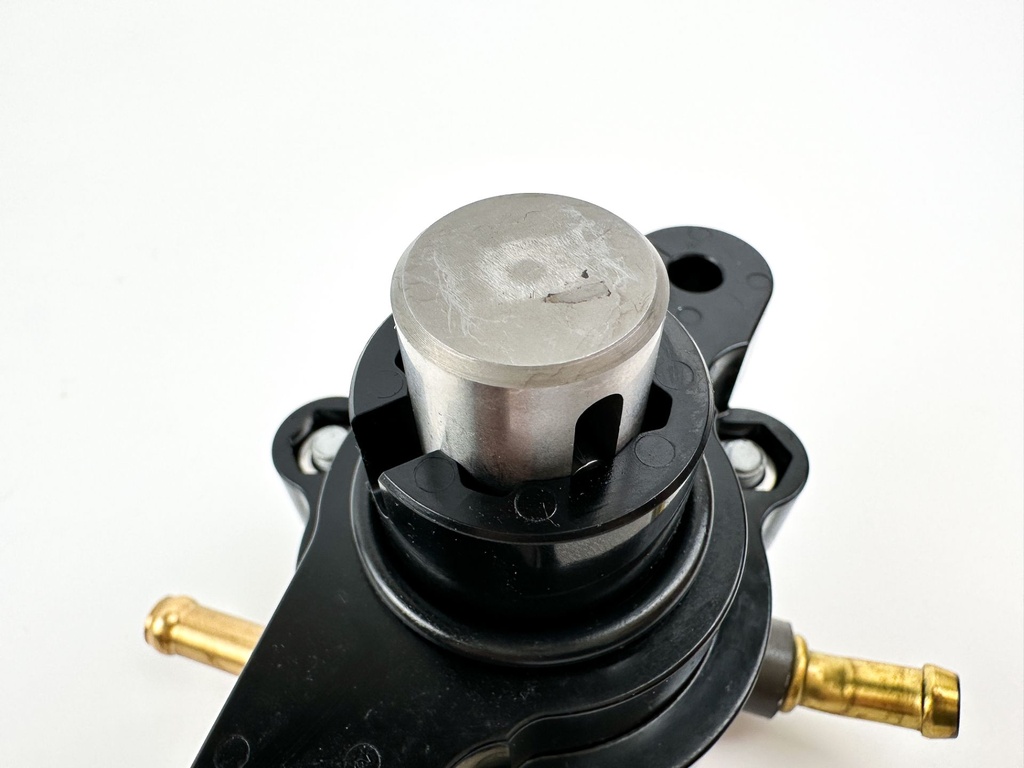 2012 Yamaha 115 HP 4 Stroke Outboard Fuel Pump 6D8-24410-10-00 OEM