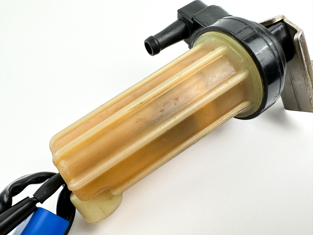 2012 Yamaha 115 HP 4 Stroke Outboard Fuel Filter Assembly 6D8-24560-00-00 OEM