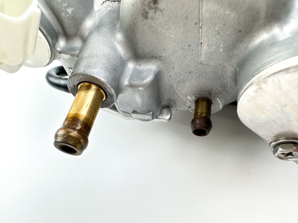 2011-2014 Yamaha F115 115HP Outboard VST Float Chamber Assembly Tested & Cleaned