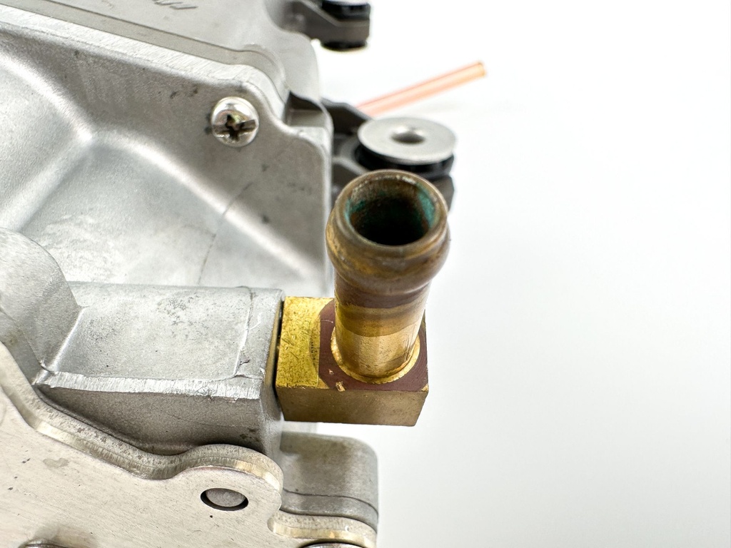 2011-2014 Yamaha F115 115HP Outboard VST Float Chamber Assembly Tested & Cleaned