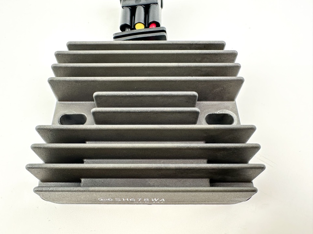 2012 Yamaha 115 HP 4 Stroke Outboard Rectifier & Regulator 68V-81960-10-00 OEM