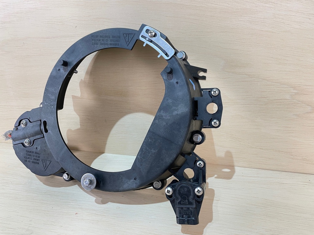 2000 Evinrude Ficht 175HP Flywheel Cover Assembly With Bolts 5004519