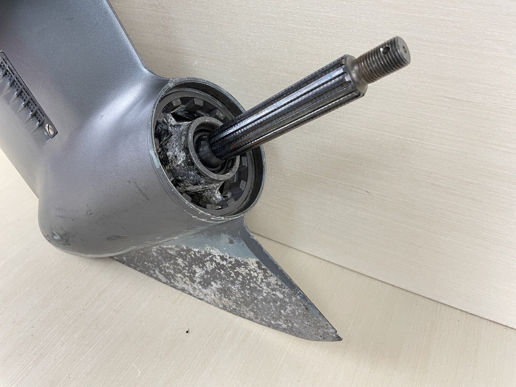 1991 Yamaha 70HP 2 Stroke Outboard 20" Long Lower Unit Gear Case 6H3-45300-1A-8D