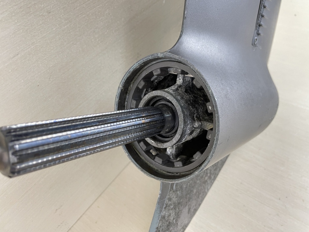 1991 Yamaha 70HP 2 Stroke Outboard 20" Long Lower Unit Gear Case 6H3-45300-1A-8D