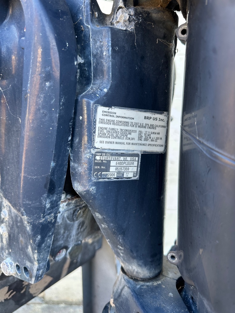 2007 Evinrude Etec 40HP 2 Stroke Outboard Engine W/ 20" Shaft Needs Work