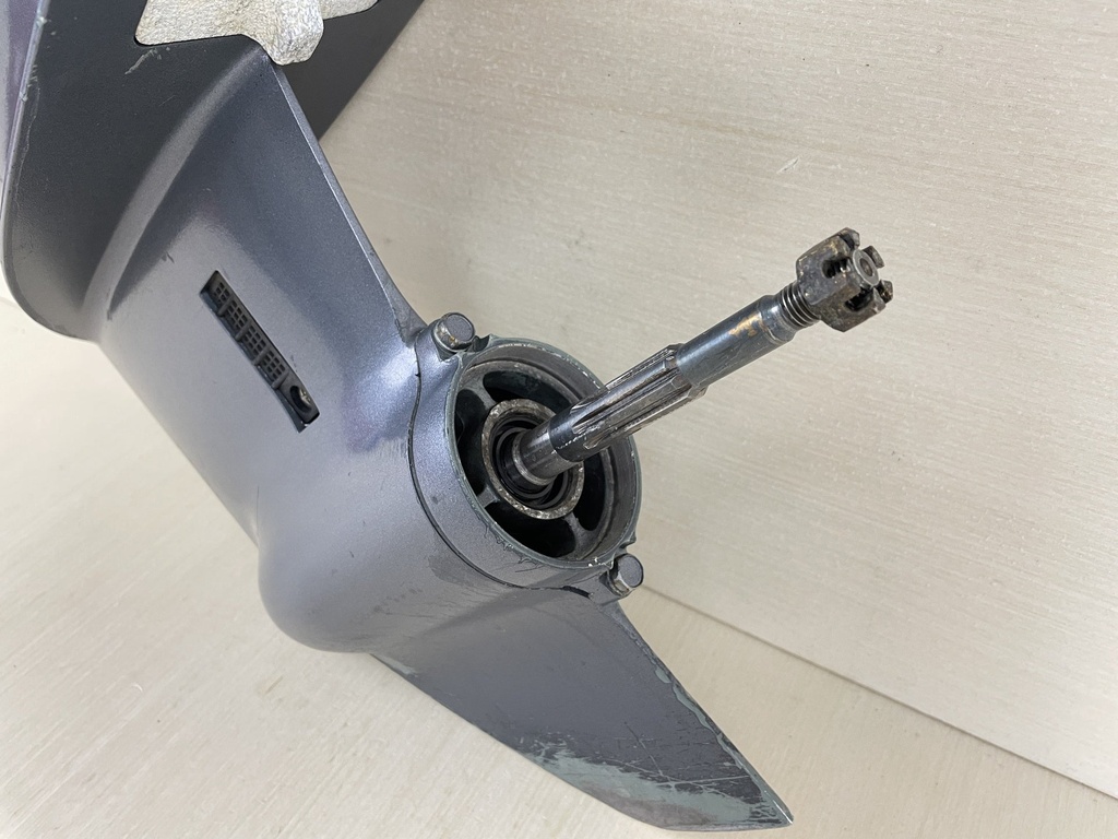 2007 Yamaha 20HP 4 Stroke Outboard 20" Long Lower Unit Gear Case 6AH-45300-10-4D  