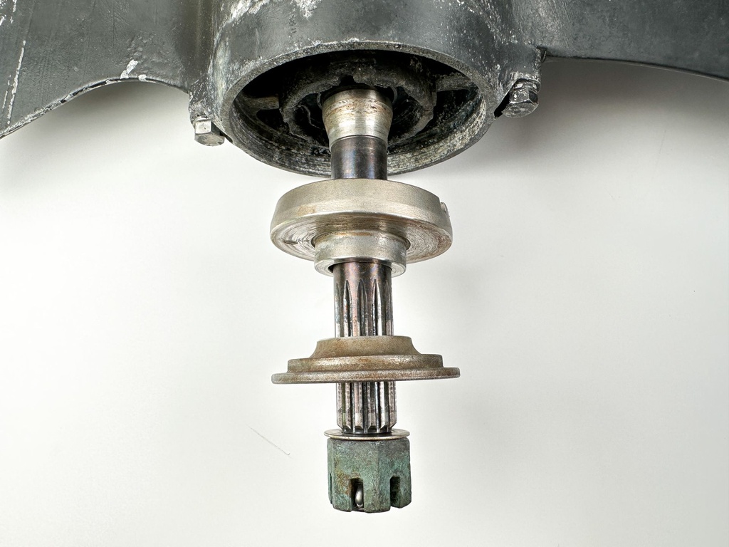 1998 - 2009 Suzuki DF 60 70 HP 20" Long Lower Unit Gear Case OEM