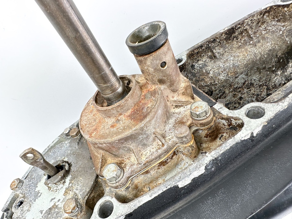 1998 - 2009 Suzuki DF 60 70 HP 20" Long Lower Unit Gear Case OEM