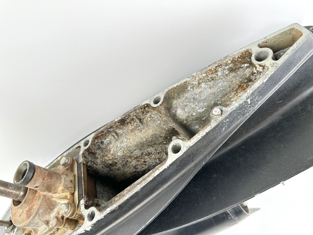 1998 - 2009 Suzuki DF 60 70 HP 20" Long Lower Unit Gear Case OEM