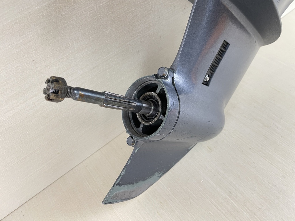 2007 Yamaha 20HP 4 Stroke Outboard 20" Long Lower Unit Gear Case 6AH-45300-10-4D  