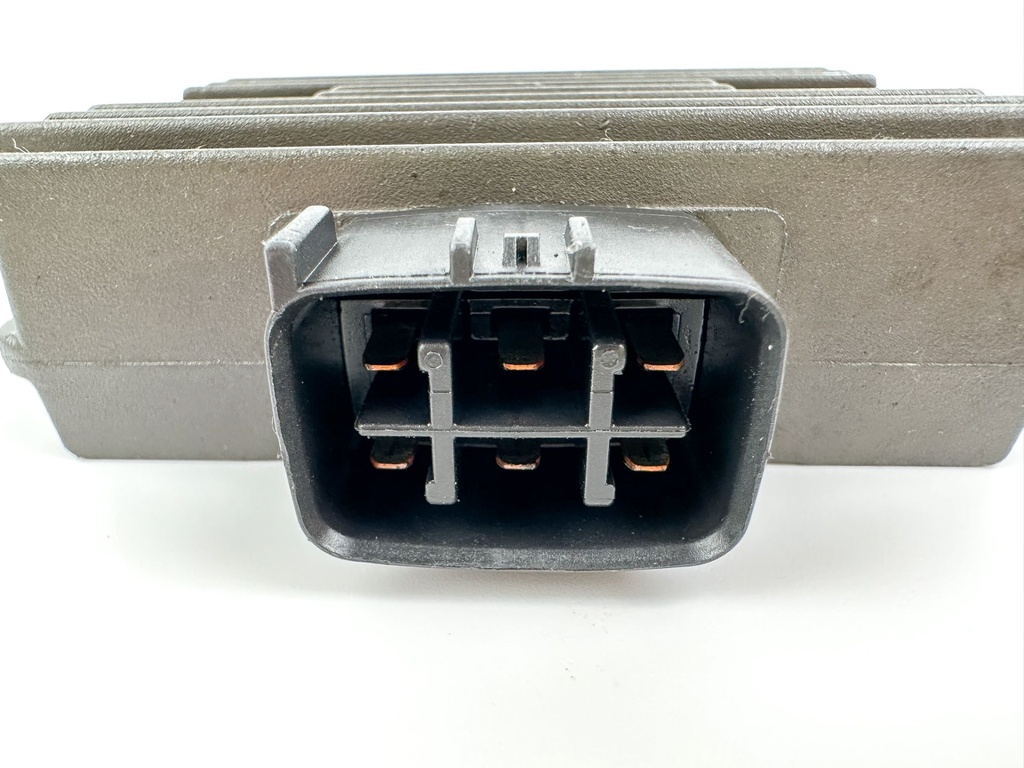2003 Yamaha 115 HP 4 Stroke Outboard Rectifier & Regulator 68V-81960-00-00 OEM