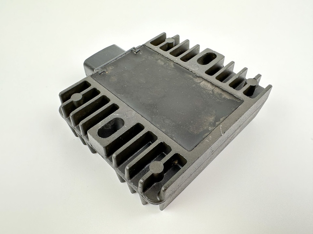 2003 Yamaha 115 HP 4 Stroke Outboard Rectifier & Regulator 68V-81960-00-00 OEM