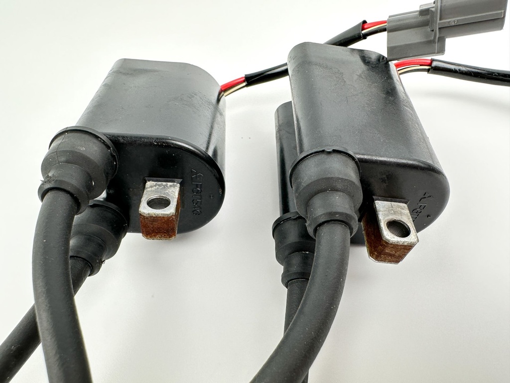 2003 Yamaha 115 HP 4 Stroke Outboard Ignition Coil Set 68V-82310-00-00 OEM