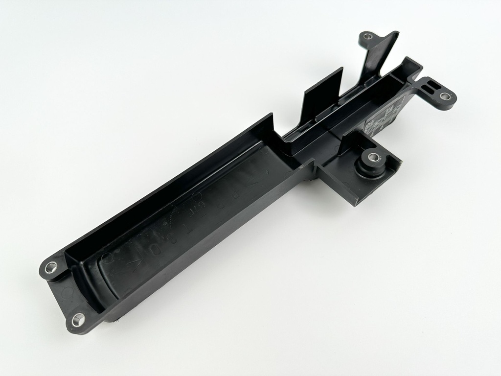 2003 Yamaha 115 HP 4 Stroke Outboard Ignition Coil Cover 67F-11192-00-00 OEM