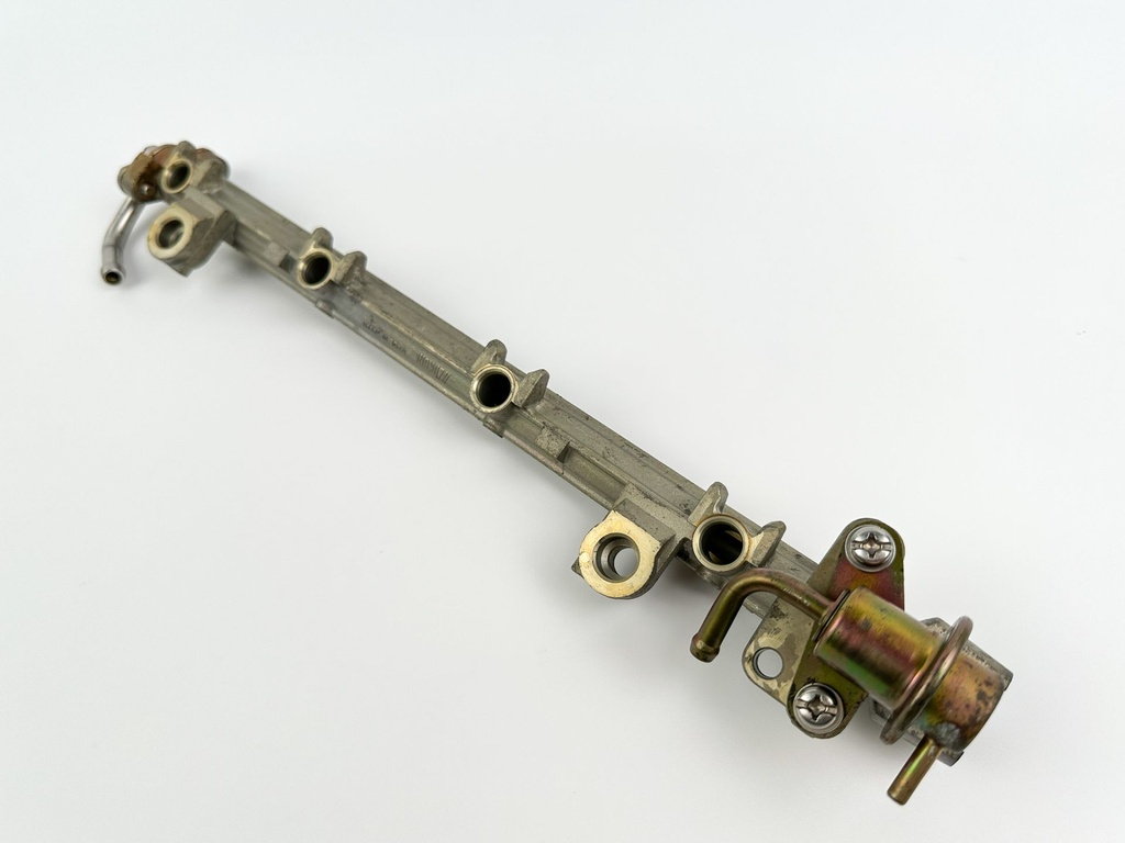 2003 Yamaha 115 HP 4 Stroke Outboard Delivery Pipe Fuel Rail  68V-13160-00-00 OEM