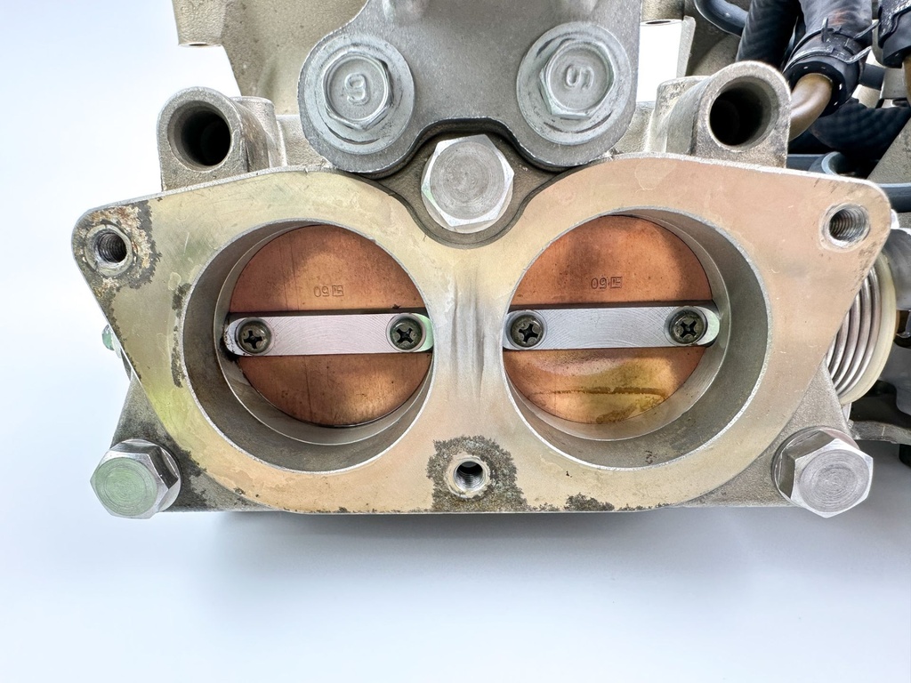 2003 Yamaha 115 HP 4 Stroke Outboard Intake Manifold & Throttle Body 68V-13751-01-00 OEM