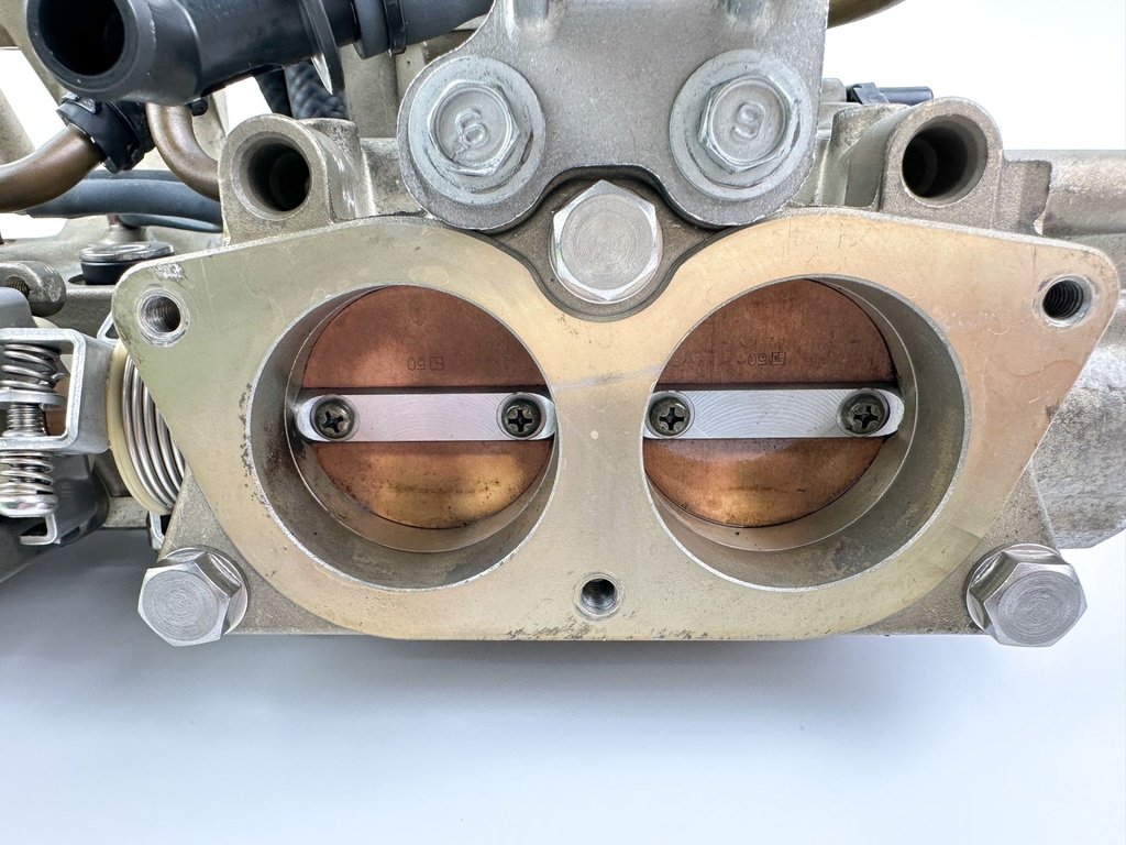 2003 Yamaha 115 HP 4 Stroke Outboard Intake Manifold & Throttle Body 68V-13751-01-00 OEM