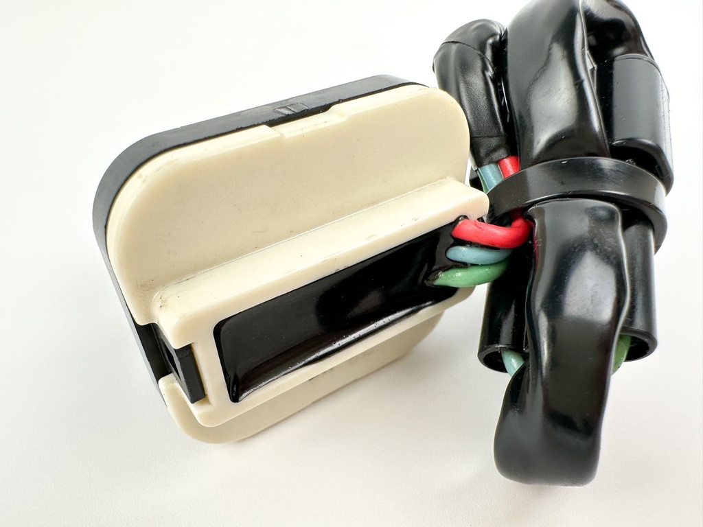 2019 Yamaha 250 HP 4 Stroke Outboard Trim Switch 6BR-82563-01-00 OEM