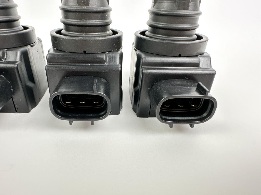 2019 Yamaha 250 HP 4 Stroke Outboard Ignition Coil Set 6CB-82310-00-00 OEM