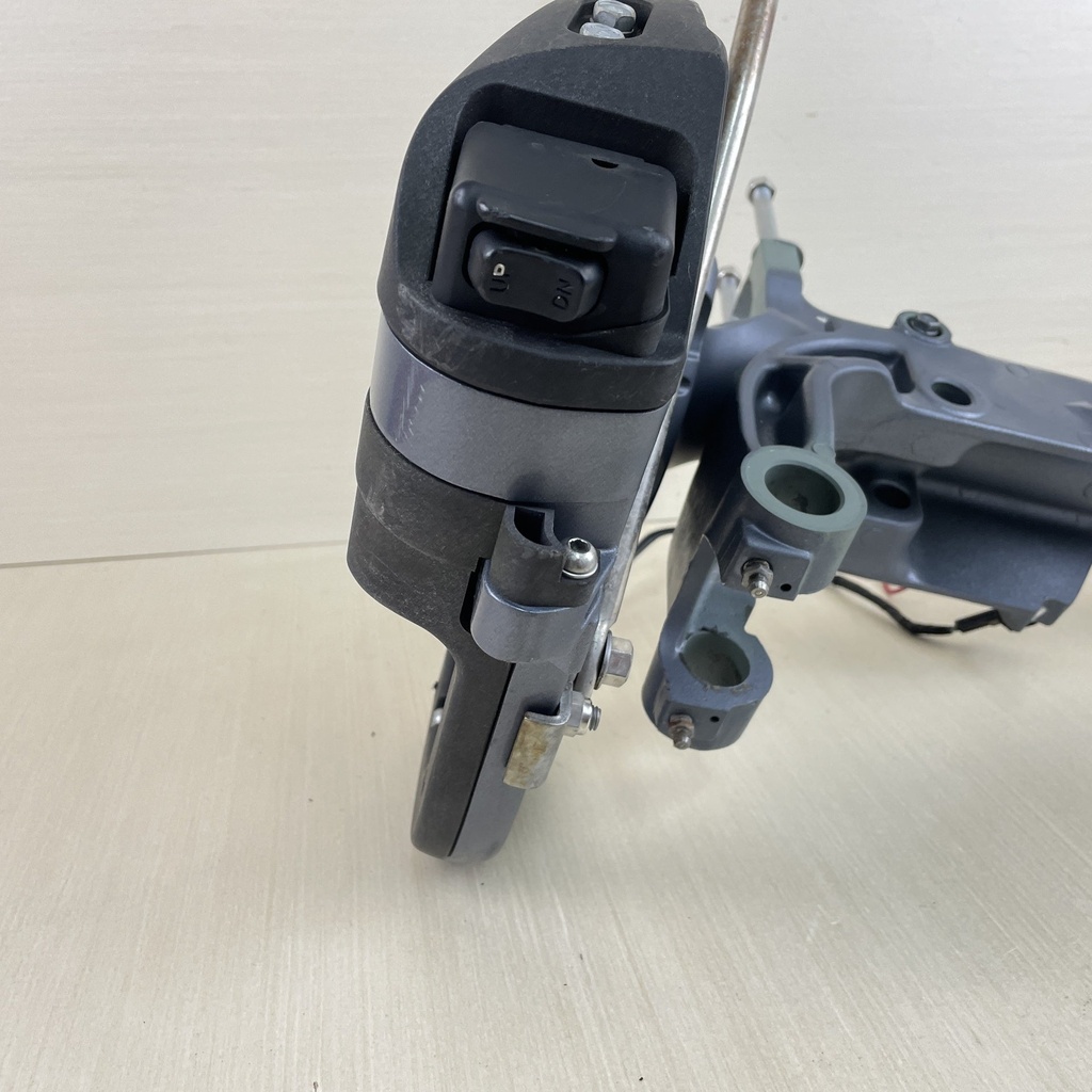 2007 Yamaha 20HP 4 Stroke Outboard Swivel Bracket & Steering 6AH-42510-10-4D