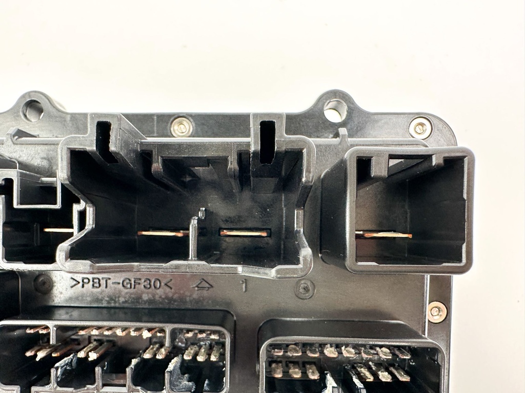 2019 Yamaha 250 HP 4 Stroke Outboard Fuse Box 6CE-82170-11-00 OEM