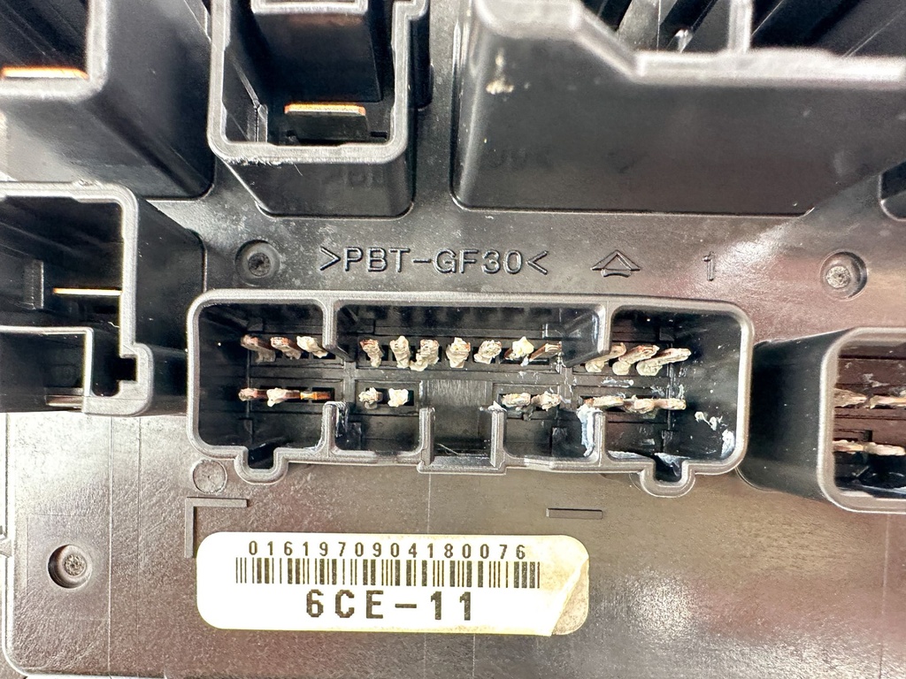 2019 Yamaha 250 HP 4 Stroke Outboard Fuse Box 6CE-82170-11-00 OEM