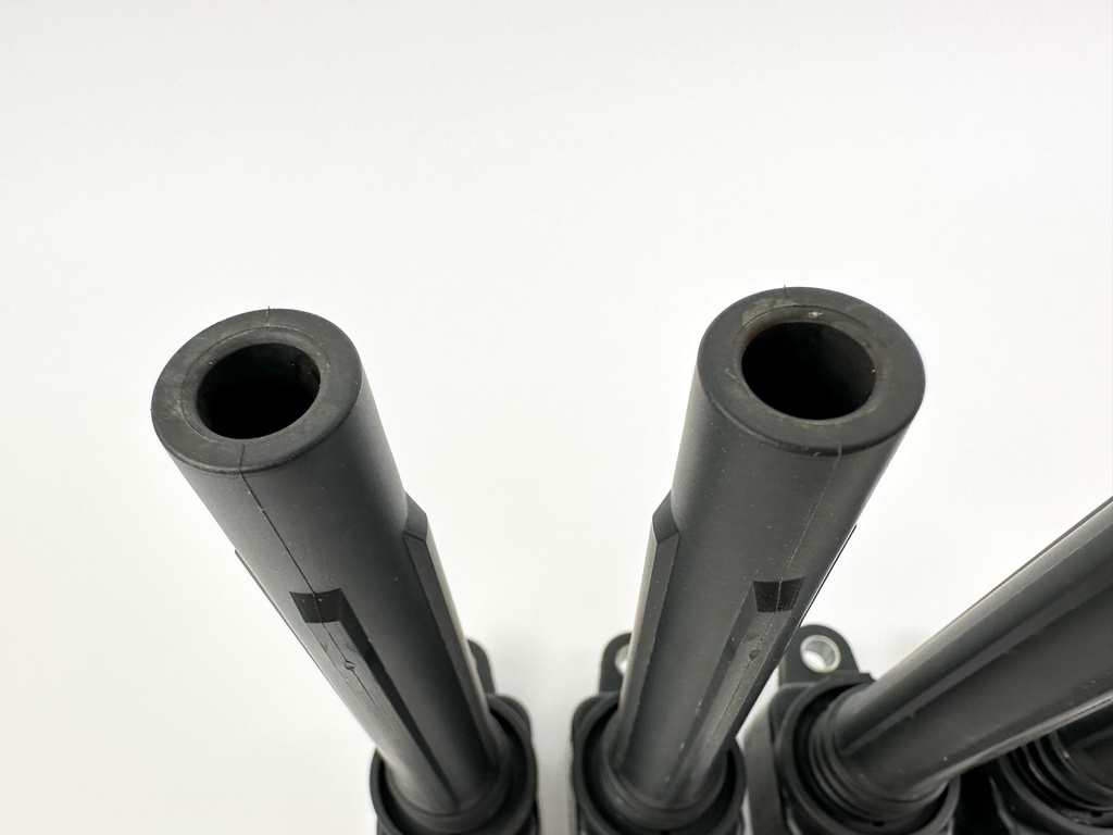 2019 Yamaha 250 HP 4 Stroke Outboard Ignition Coil Set 6CB-82310-00-00 OEM