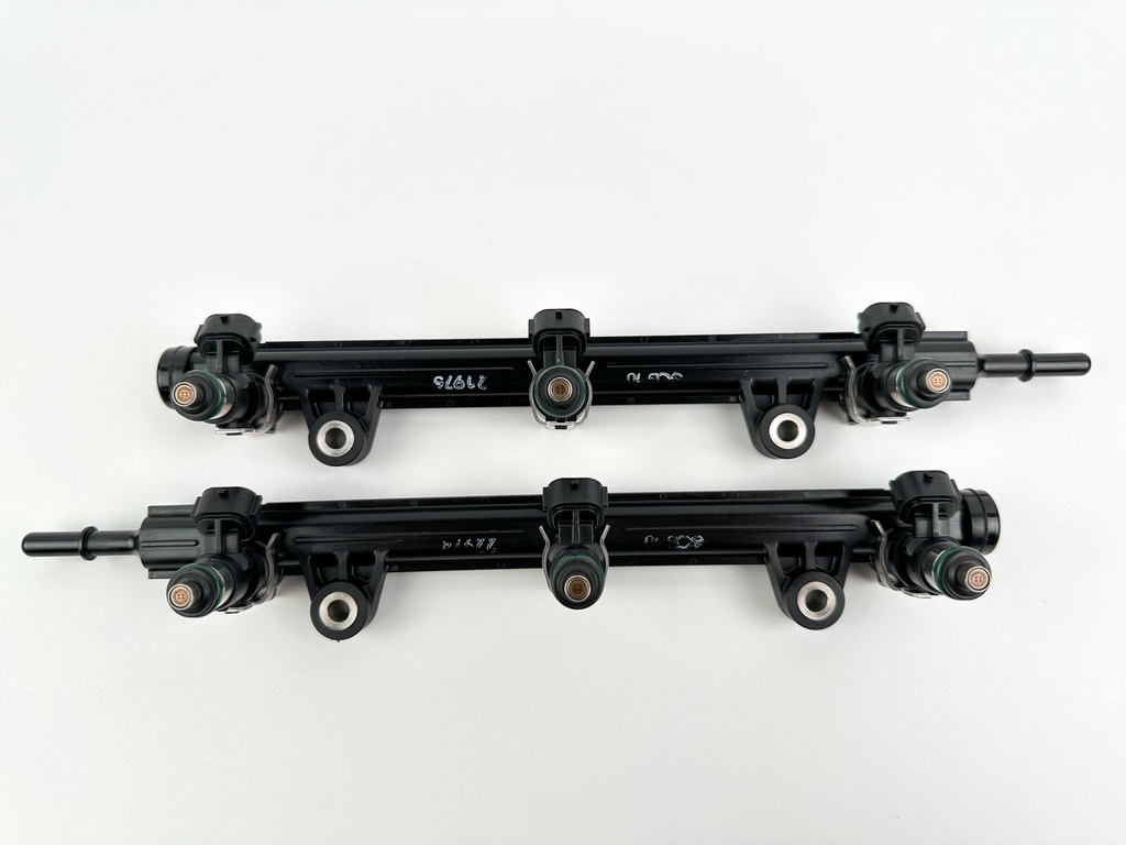 2019 Yamaha 250 HP 4 Stroke Outboard Fuel Injector Set W/ Rail 6CB-13161-10-00 OEM