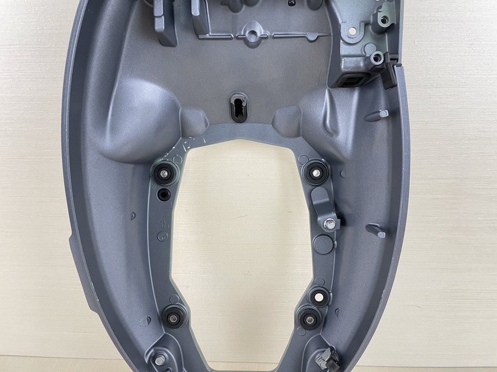 2007 Yamaha 20HP 4 Stroke Outboard Lower Cowling Pan Assembly 6AH-42710-10-4D