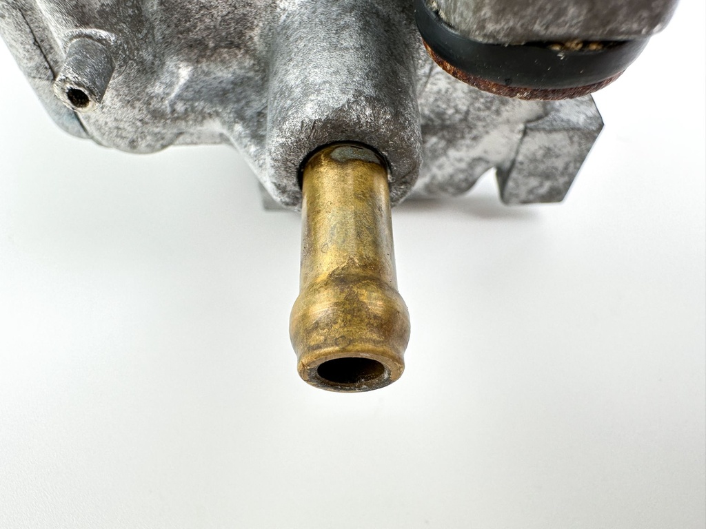 2000 Suzuki 70 HP 4 Stroke Outboard Vapor Separator Tank VST 15600-99E00 Cleaned