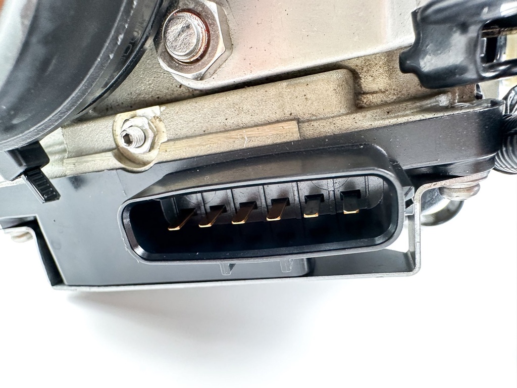 2008 Yamaha 250 HP 4 Stroke Outboard Throttle Body Assembly 6P2-13750-00-00 OEM