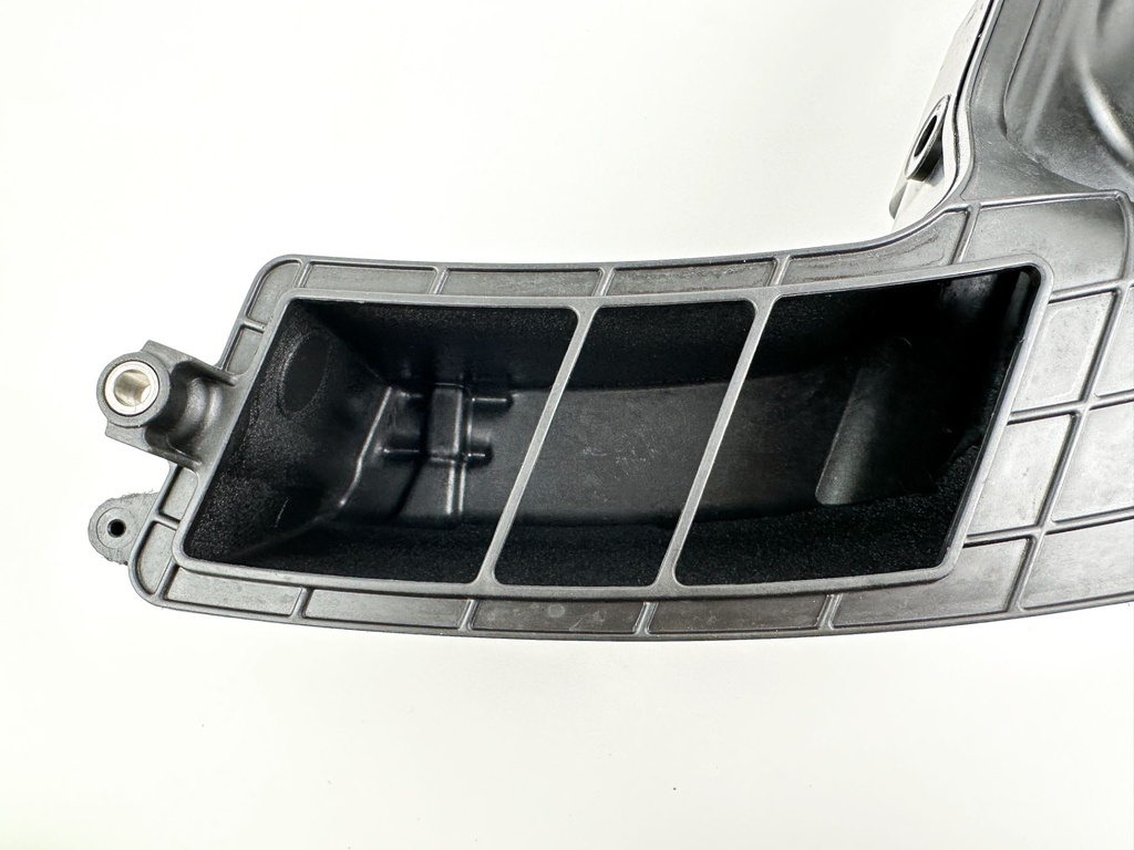 2008 Yamaha 250 HP 4 Stroke Outboard Intake Air Silencer Assembly 6P2-14440-00-00 OEM