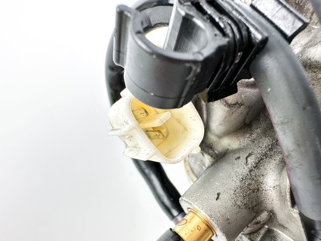 2019 Yamaha 250 HP 4 Stroke Outboard VST Float Chamber 6CB-14180-11-00 - Cleaned